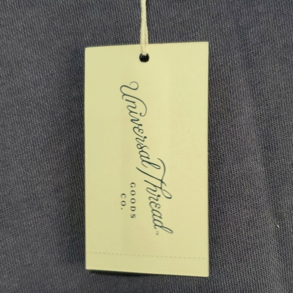 Universal Thread shirt - Picture 3 of 4